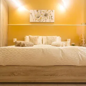  Bed & Breakfast Montellino's Oro